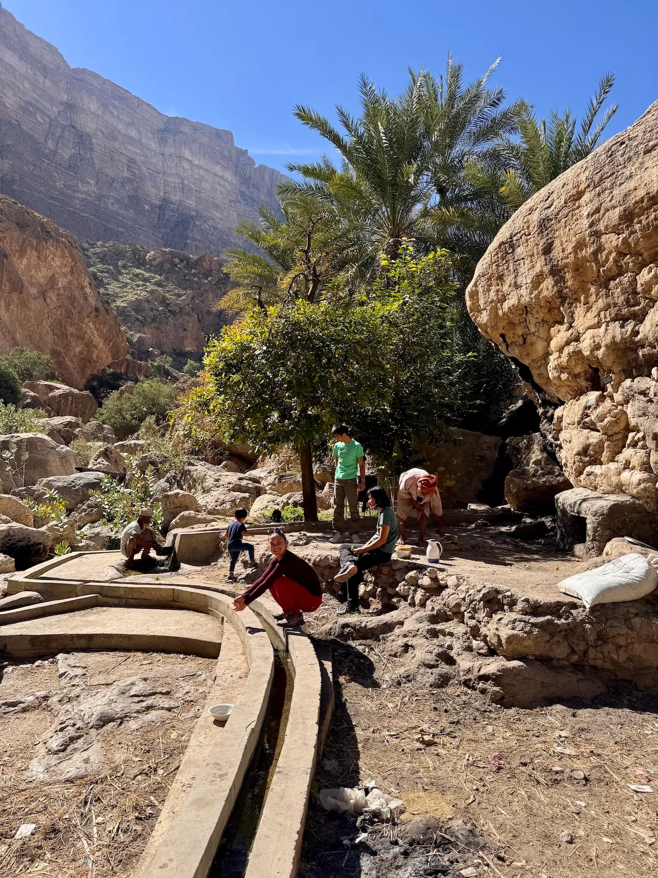 Dates and qahwa during a break