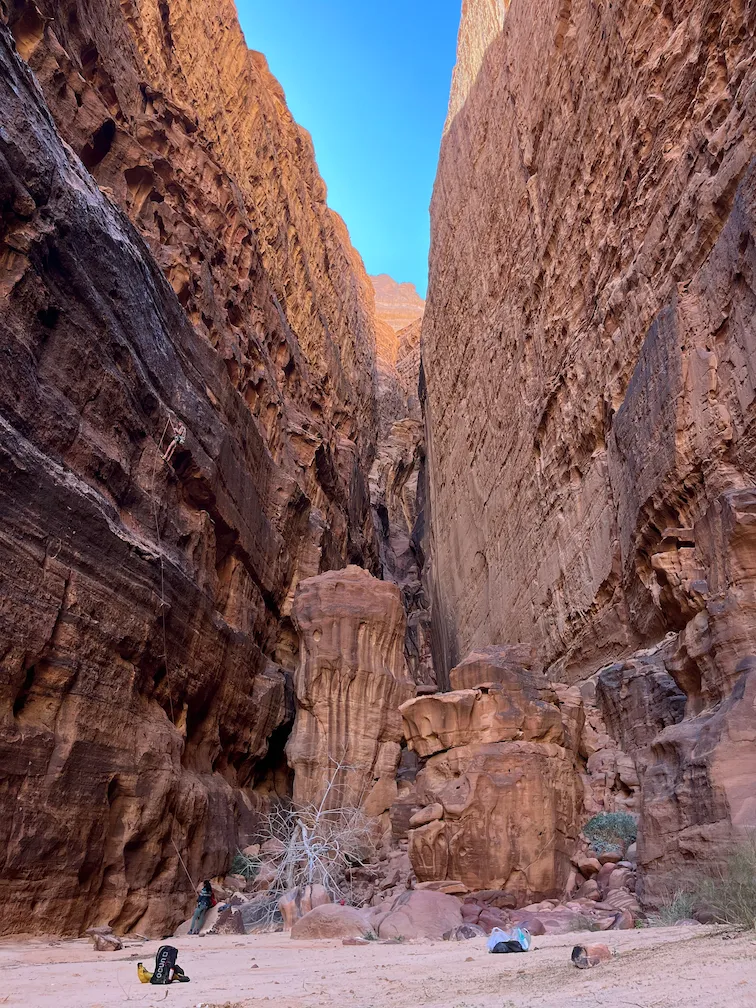 Sport climbing and boulder scouting at Burrah Canyon