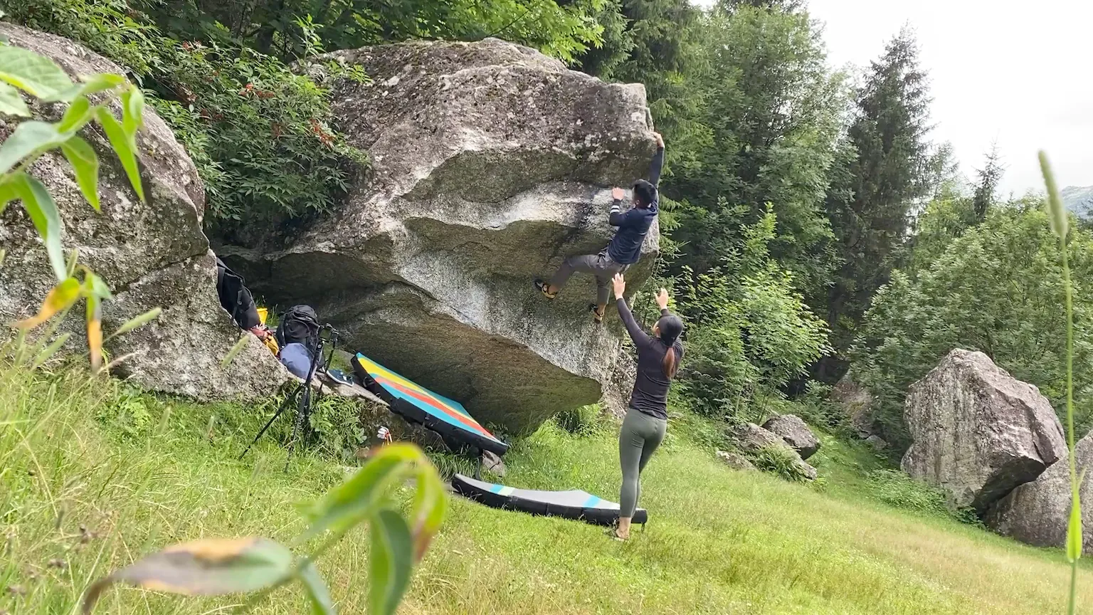 Climbing on Masso Dei Veronesi (V5)
