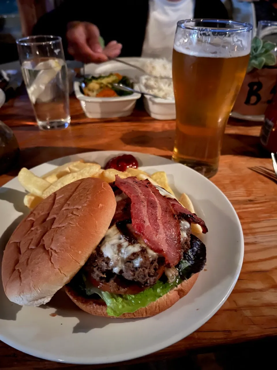 Beef burger from Khoisan Kitchen at Travellers Rest Rocklands