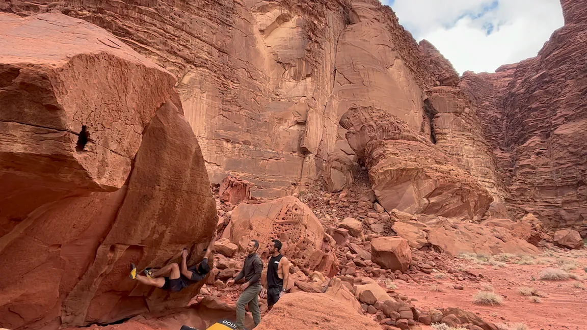 V6 boulder at Heaven's Arena
